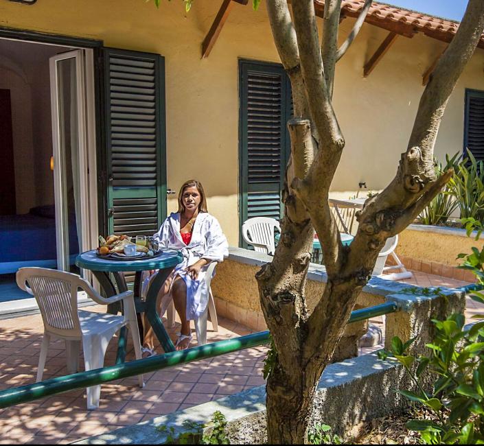Pacchetto Vacanza ad Ischia in formula Relais Bounganville a mt 90 dalla Hall a fine Maggio